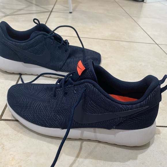 roshe one womens